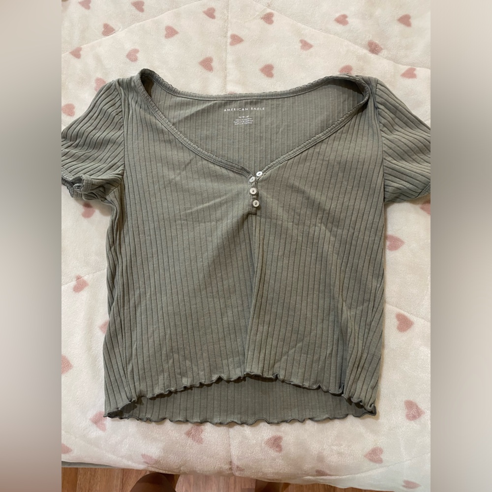 American Eagle shirt